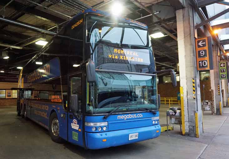 Megabus Van Hool Astromega TD925 DD42634